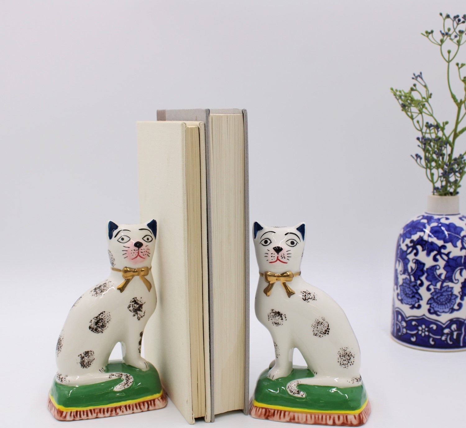 4x6x3" Ceramic Cat Figurine, 2 Assorted ©Candice Boatright CB2114A