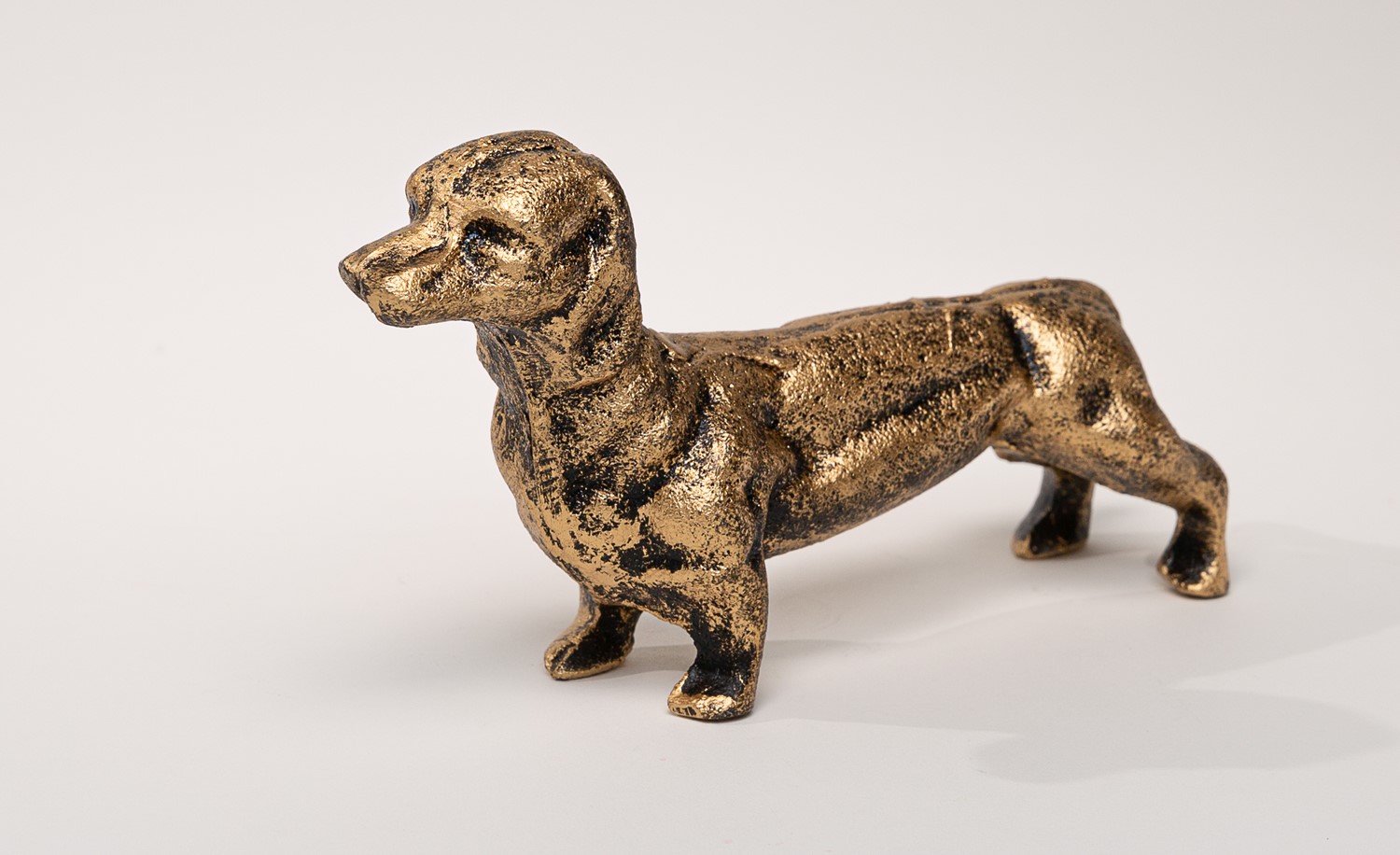 6.5x3.5x1.75" Gold Cast Iron Dachschund HD6052
