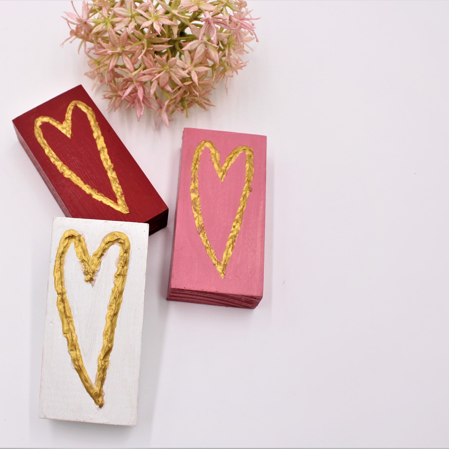 2x4" Handpainted Wood Heart Table Block, 3 assorted MS2201A