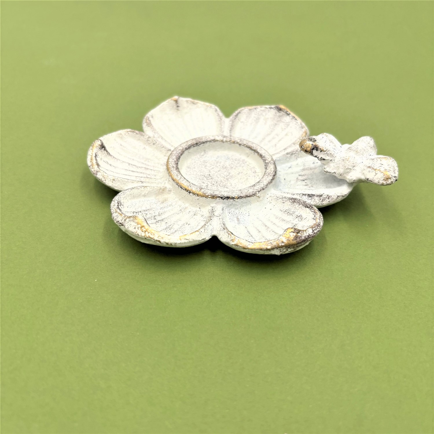 5x.9x4.25" Cast Iron Flower Tealight Holder with Bee HD7229