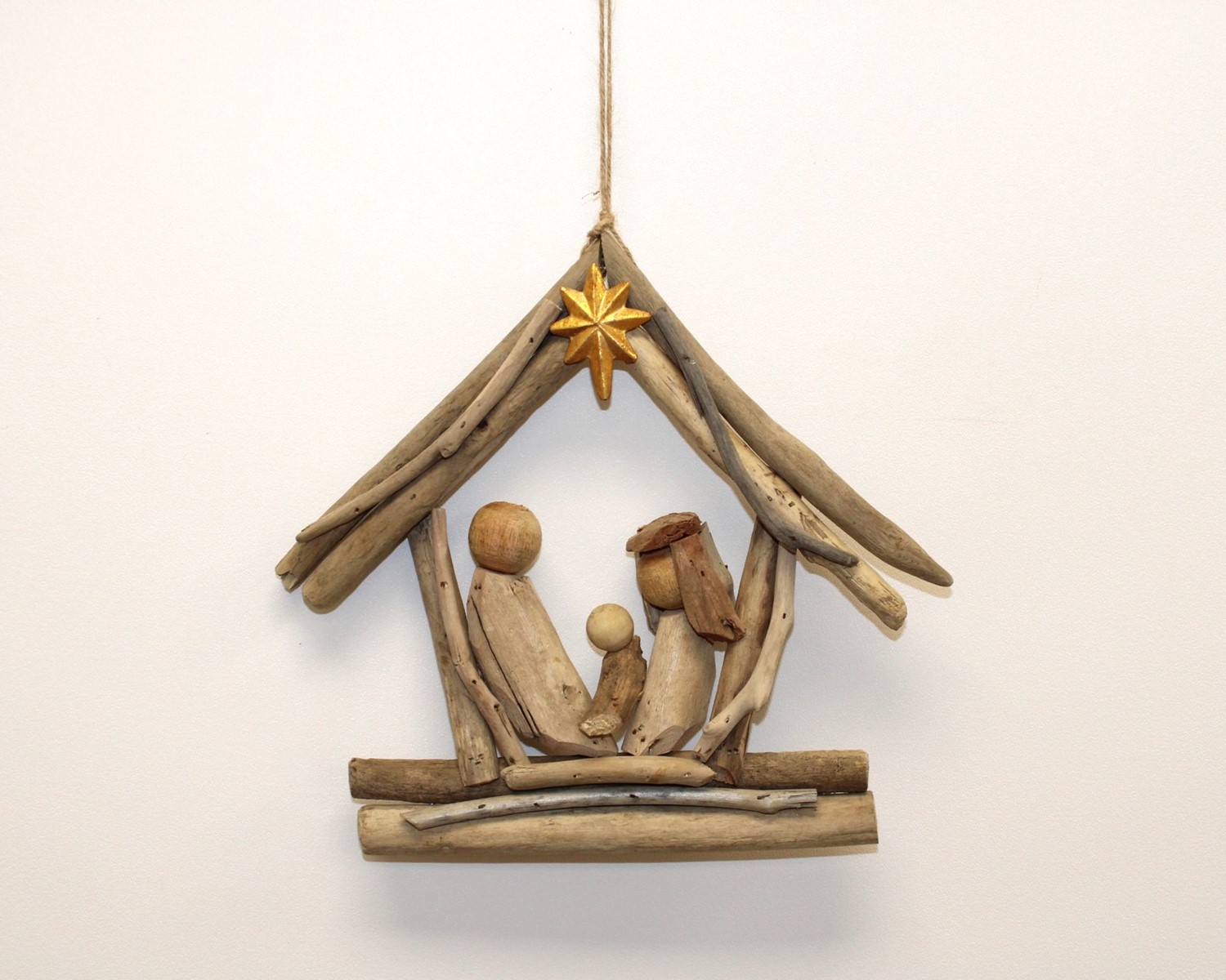 10x2x9" Driftwood Ornament, Creche with Holy Family CM3176