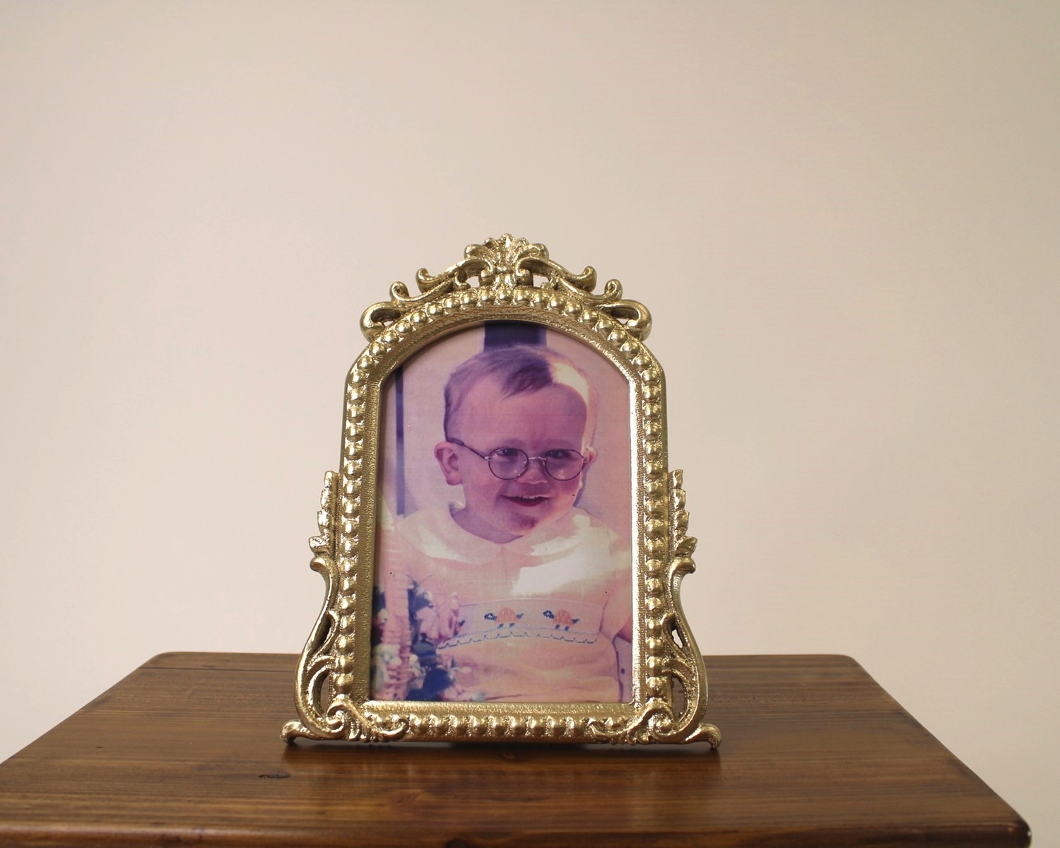 7x4x9" Gold Metal Arched Frame Scroll Design HD1002