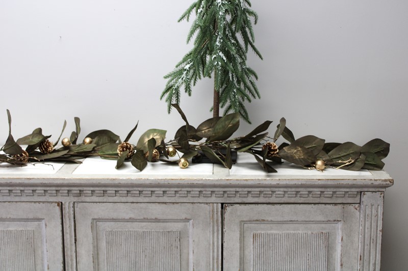 60" Magnolia Leaf Garland w/ Gold Brush, Gold Pine Cones CM1077