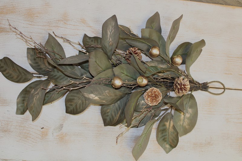 28" Magnolia Leaf Teardrop w/ Gold Brush, Gold Pine Cones CM1080