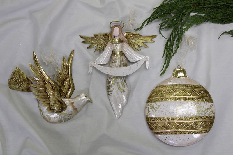 7.5x1.5x7" Metal Dove Ornament, Ivory/Gold CM1146