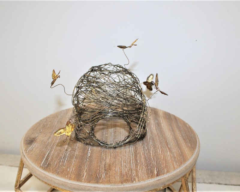 4x3.5" Wire Bee Skep with 6 Gold Leaf Bees MS2324