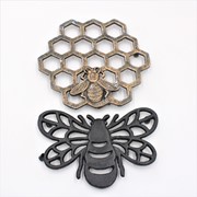 8x5.5" Cast Iron Bee Trivet, Black HD7133 View 2