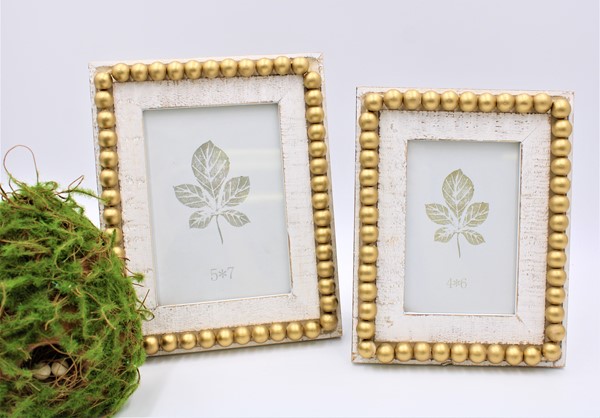 8.5" Wood Beaded Photo Frame, White with Gold 4x6" HD4252