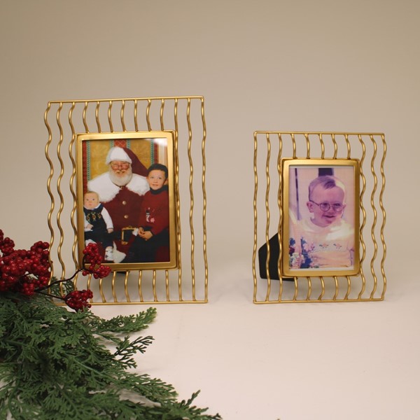 8x7x10" Gold Metal Photo Frame, Open Wire, Holds 5x7 Photo HD1012