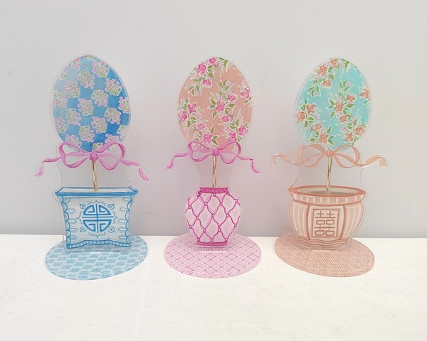 4-4.5x8" Acrylic Egg Topiary Clip Frame, 3 assorted ©Haley Bush HB2106A